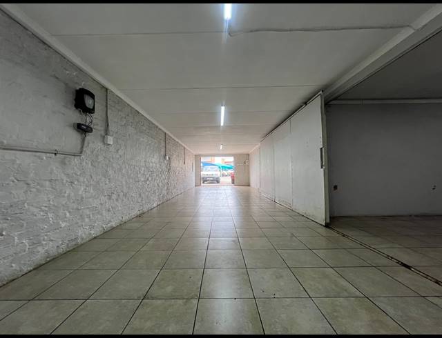 85M² WAREHOUSE TO LET IN HENNOPSPARK